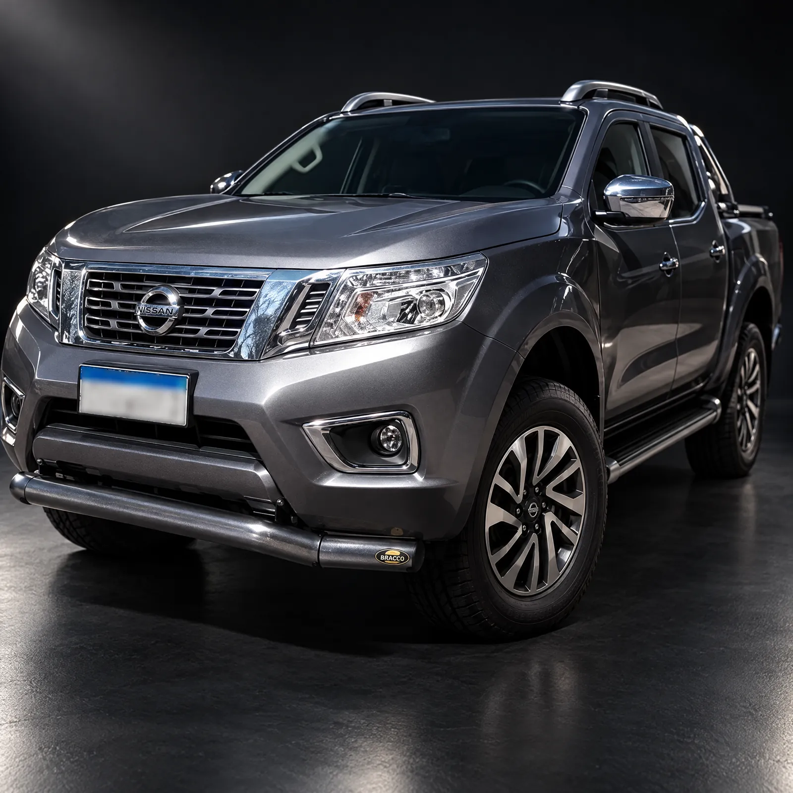 Detalle: nissan Frontier con defensa delantera Bracco