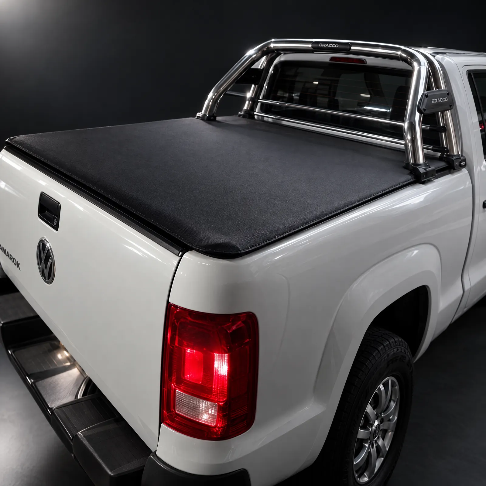 Detalle: volkswagen Amarok con lona Bracco y jaula inoxidable