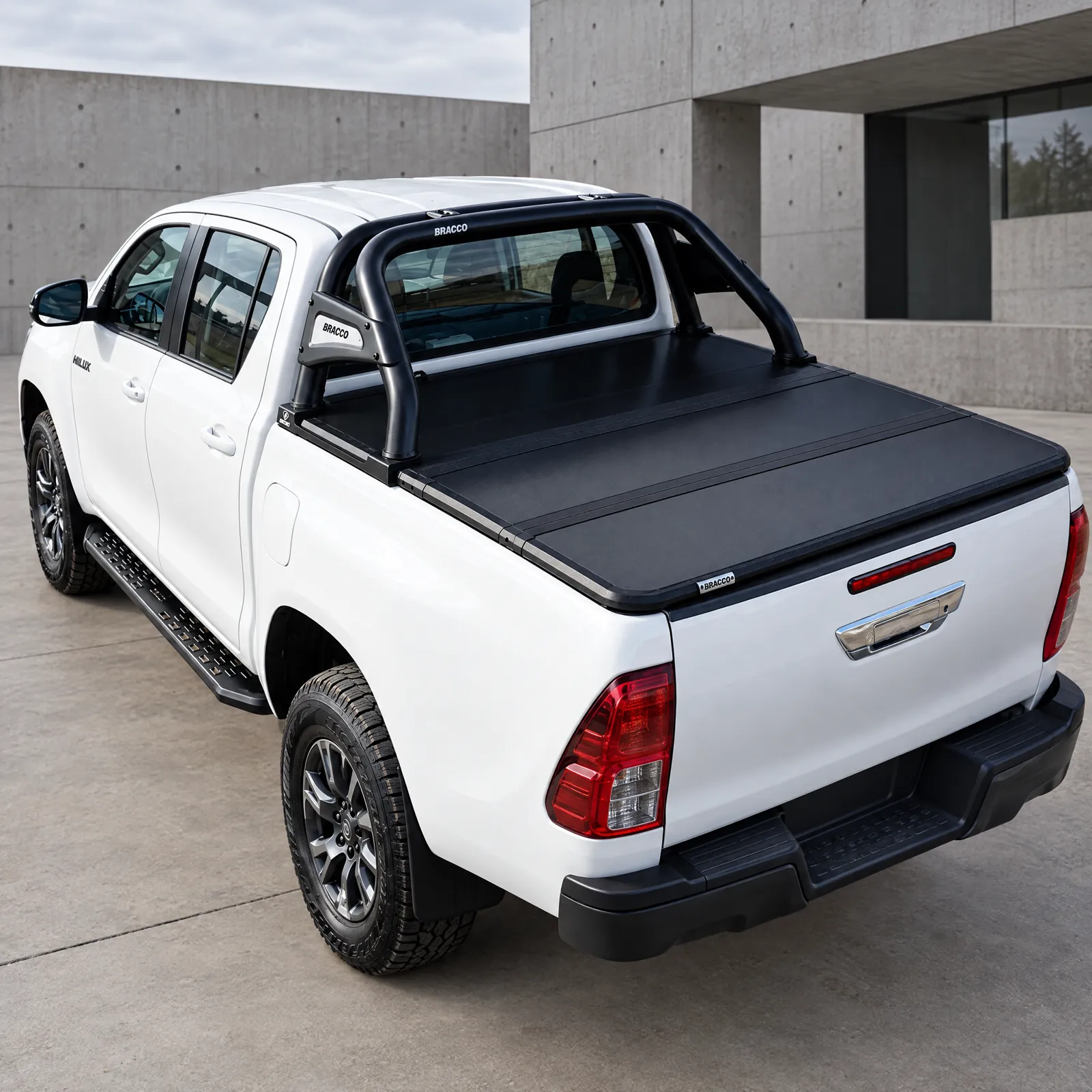Pickup blanca con tapa rígida Bracco B-ROUGH, otro punto de vista